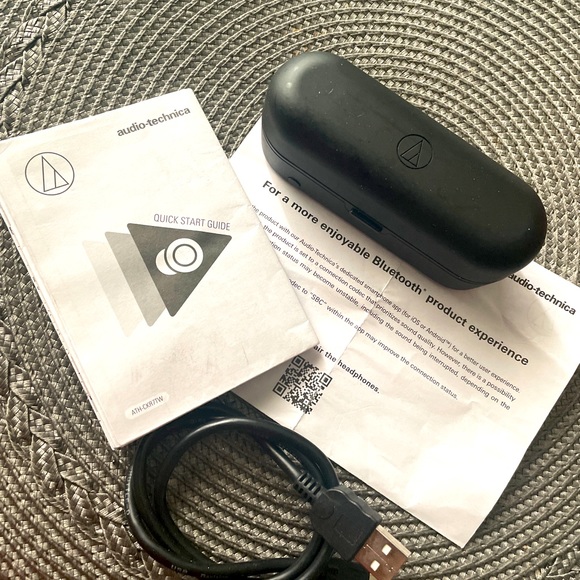 Audio Technica Full Wireless Bluetooth Earphone ATH-CKR7TW-BK - Picture 1 of 5